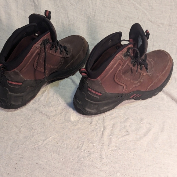 Sturdy Brown Hiking Boots - Picture 10 of 12